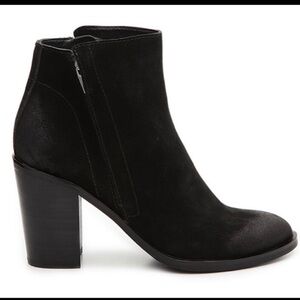 Dolce Vita Stunna Suede Black Ankle Boots